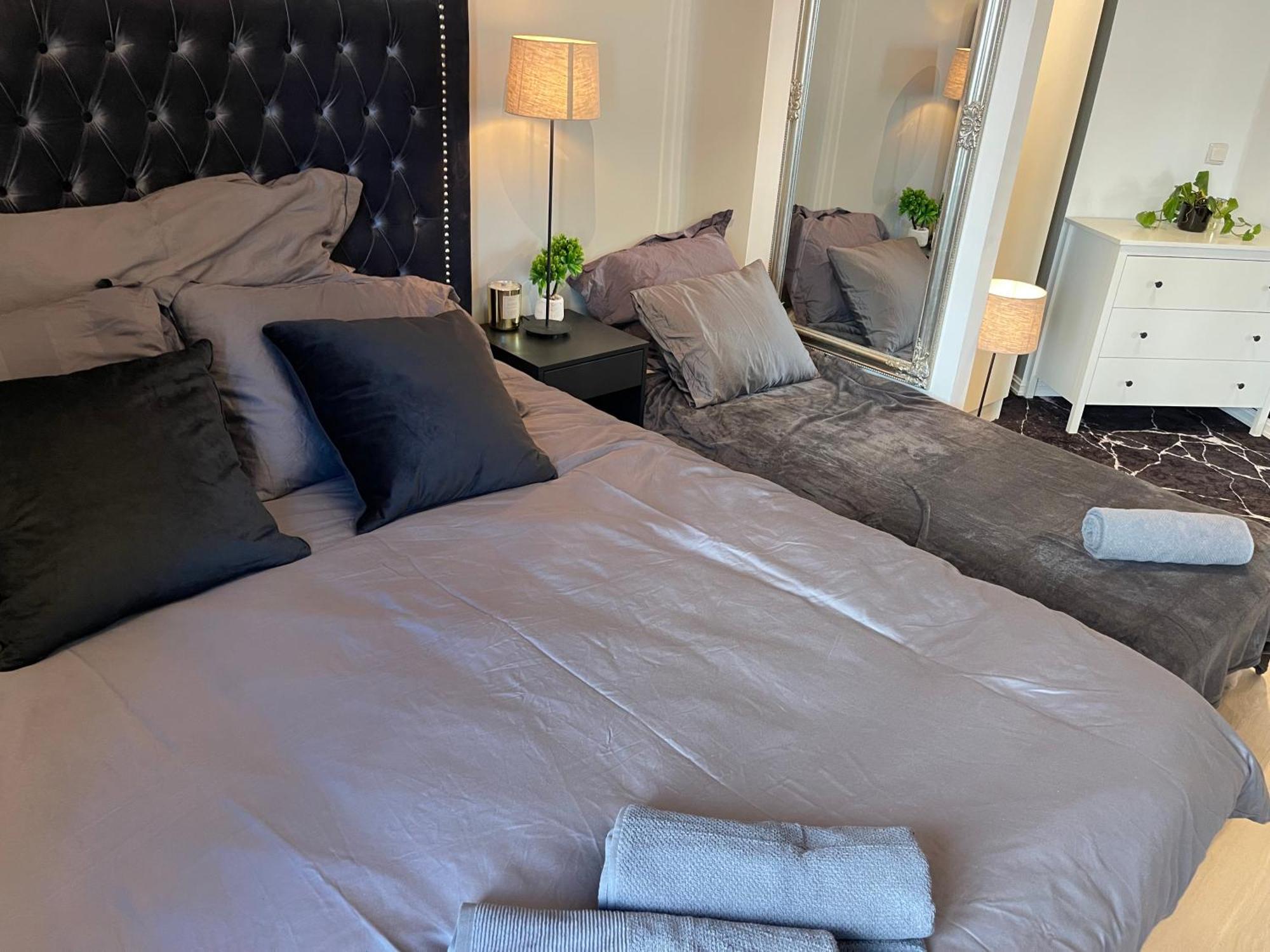 Luxurious Modern Room In Central Oslo - Eur 4K Expensive Bed And 82" Cinematic Tv Exterior foto